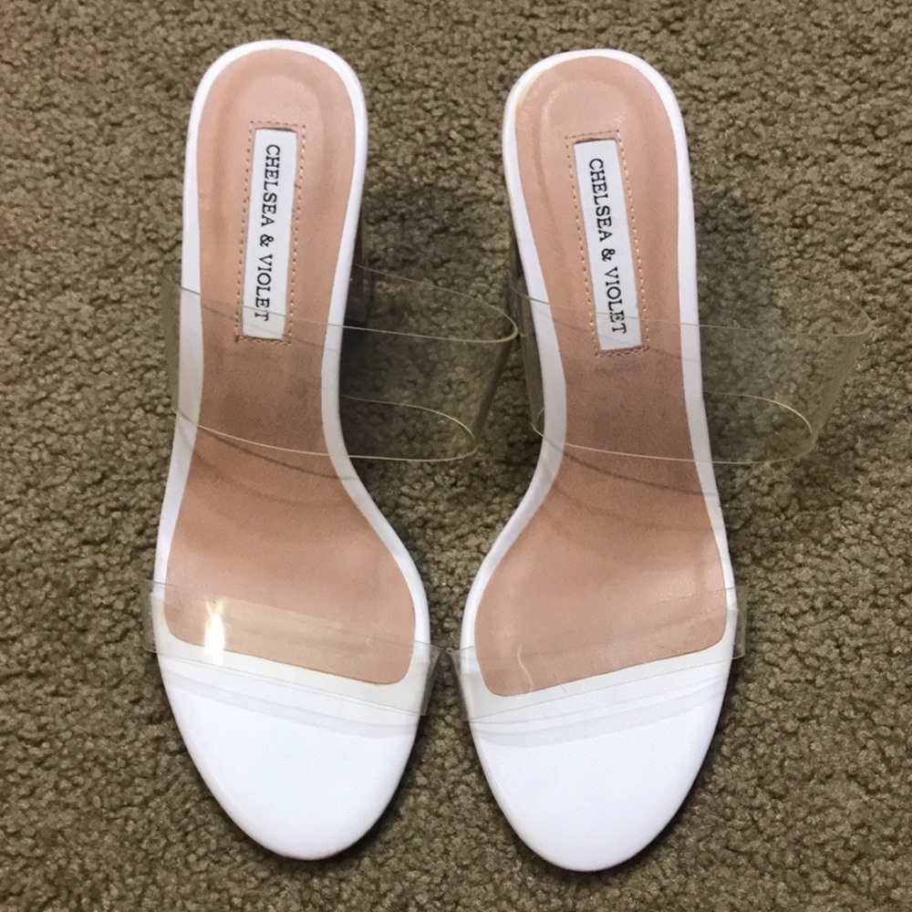 Chelsea and Violet Amore Clear Lucite Block Heel Sandals Size 7 1/2 - Picture 4 of 11